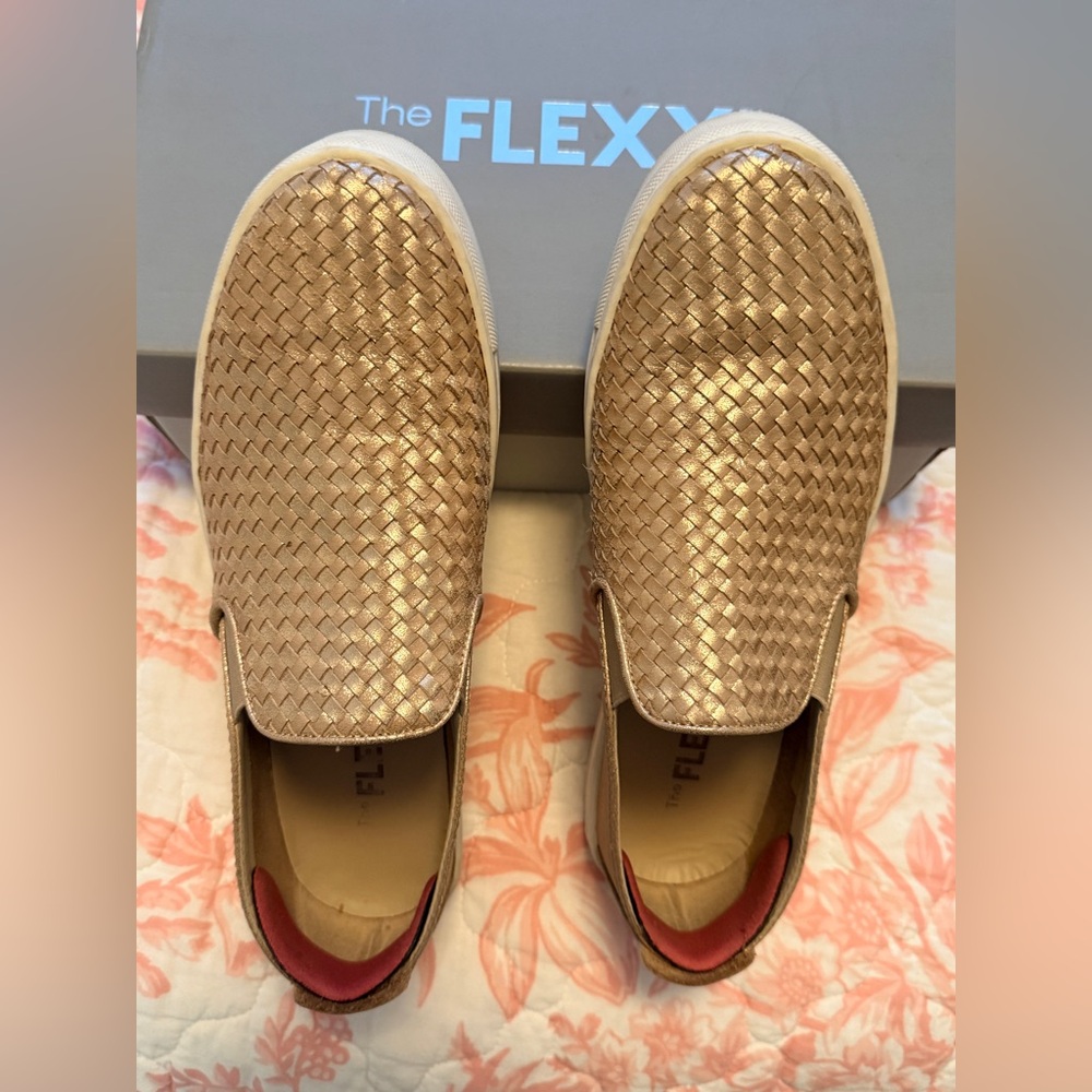 THE FLEXX Light Gray Shoe Box with Silver Logo